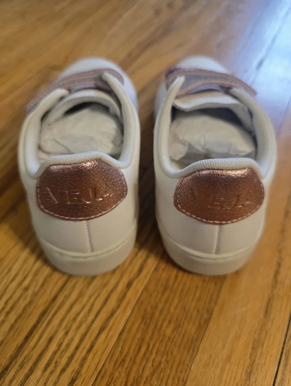 Veja Kids Velcro Sneakers in White with Rose Metallic Accents Size 9.5